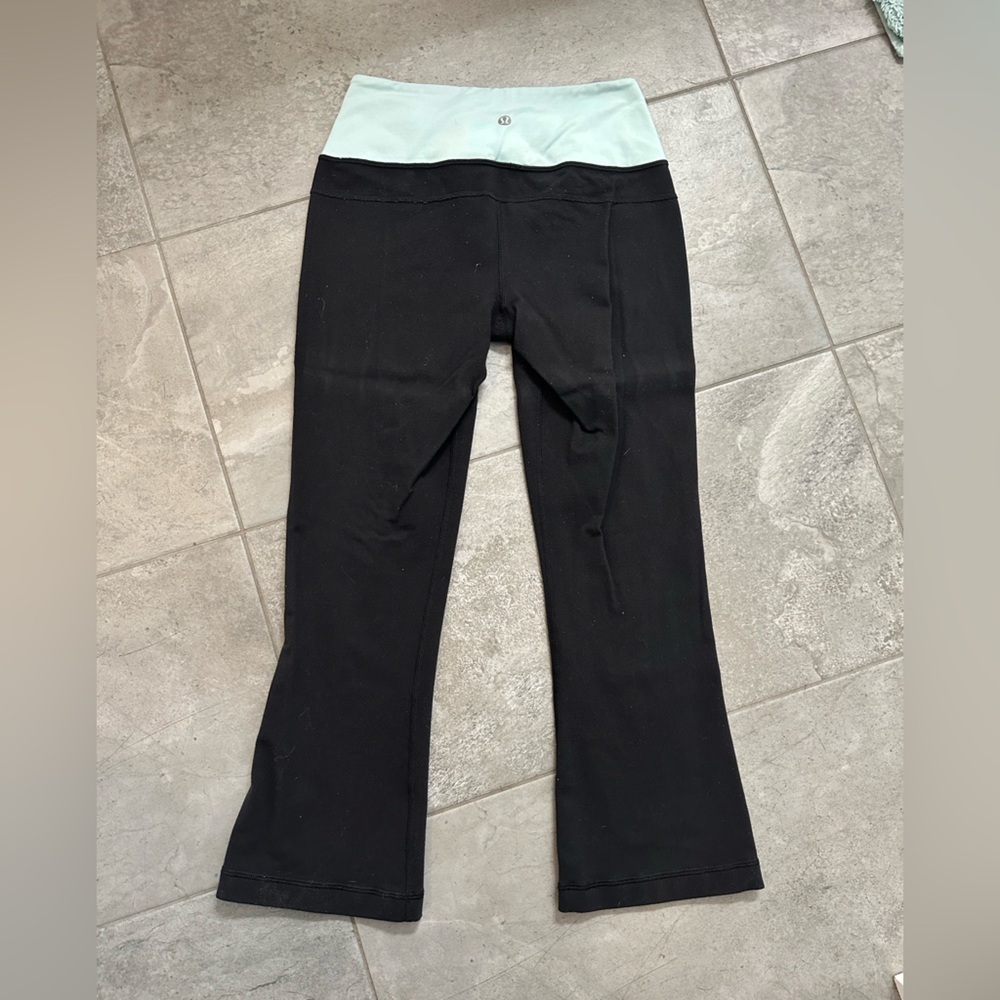 Lululemon capris - Picture 4 of 4